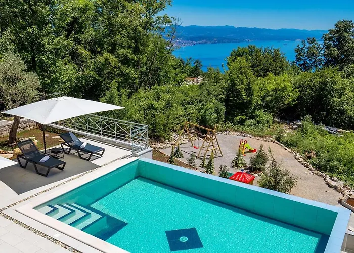 4 Bedroom Gorgeous In Σπίτι διακοπών *