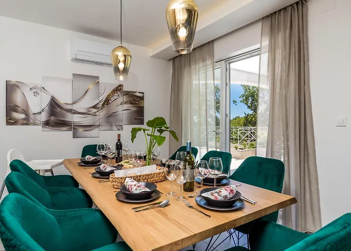 4 Bedroom Gorgeous In