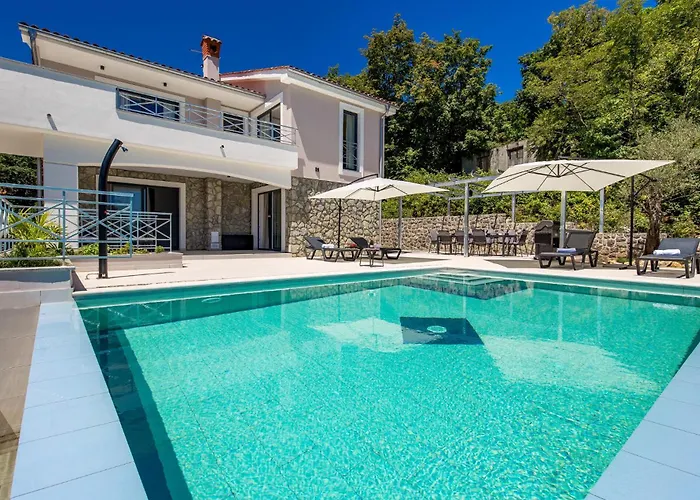 4 Bedroom Gorgeous In Σπίτι διακοπών *