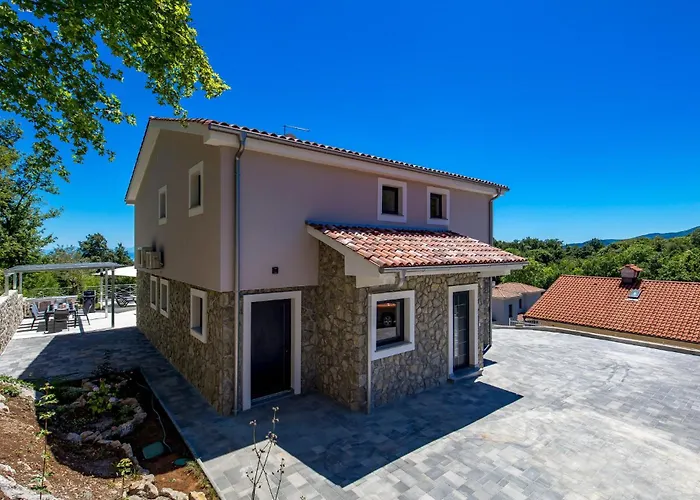 4 Bedroom Gorgeous In Σπίτι διακοπών *