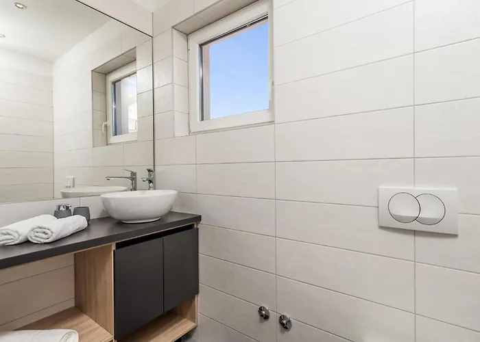 4 Bedroom Gorgeous In *