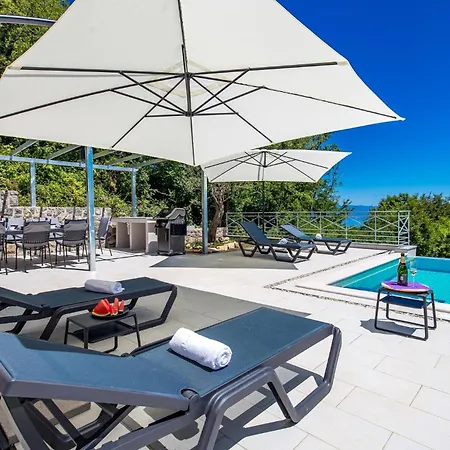 Ferienhaus 4 Bedroom Gorgeous In Ičići