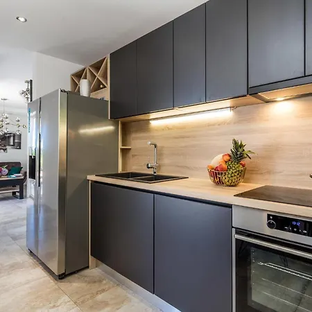 4 Bedroom Gorgeous In Ičići