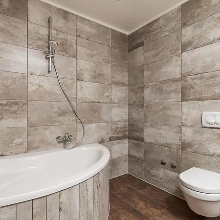 Ferienhaus 4 Bedroom Gorgeous In