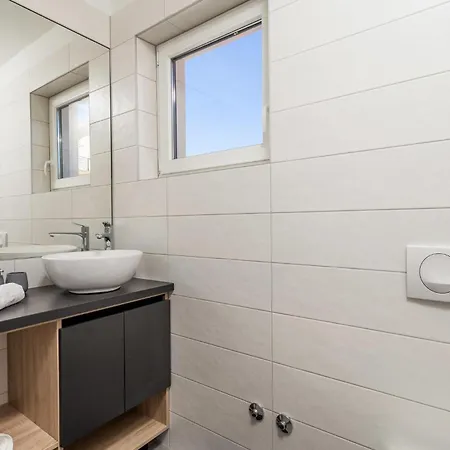 4 Bedroom Gorgeous In *